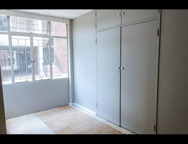 3 BEDROOM FLAT SOLD IN KILNER PARK
